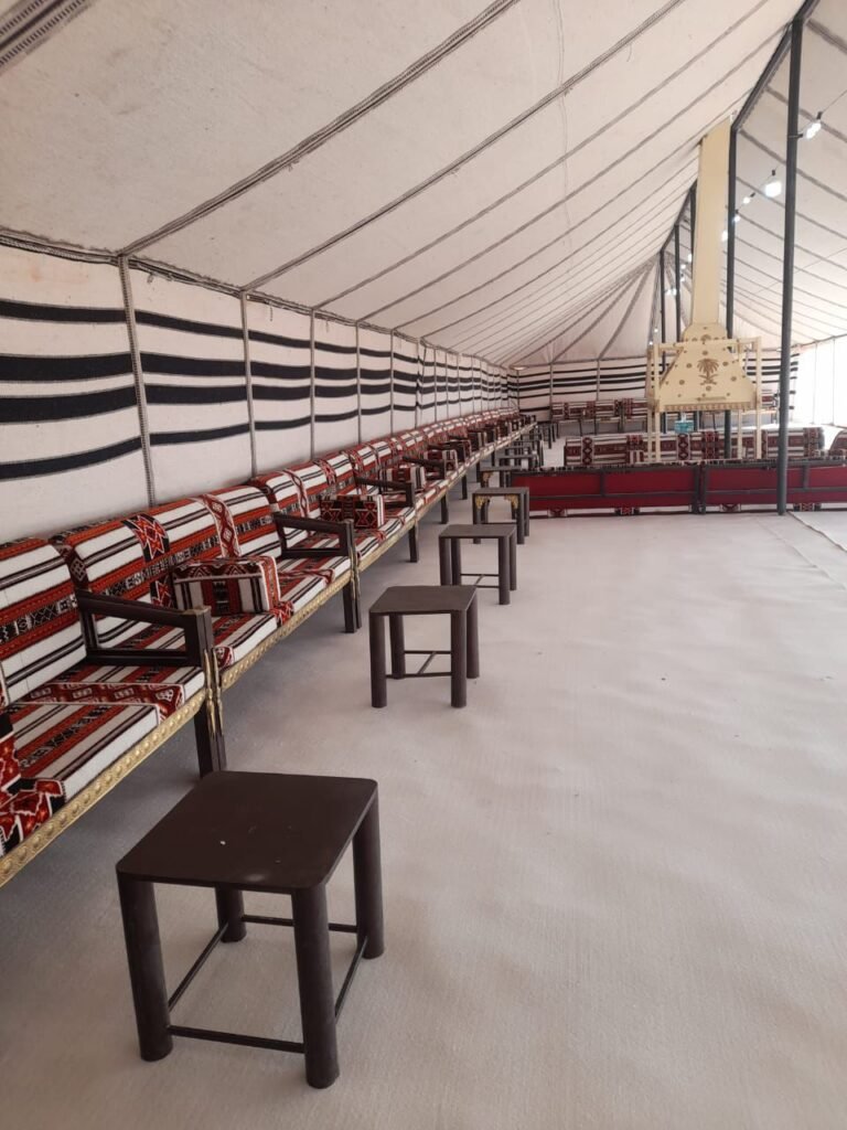 طاولات عشاء زواج بالرياض